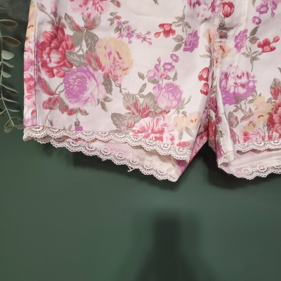 Suko Jeans | Floral Jean Shorts - Picture 4 of 4